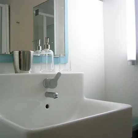 Le Crocodile Rouge Frühstückspension 3*