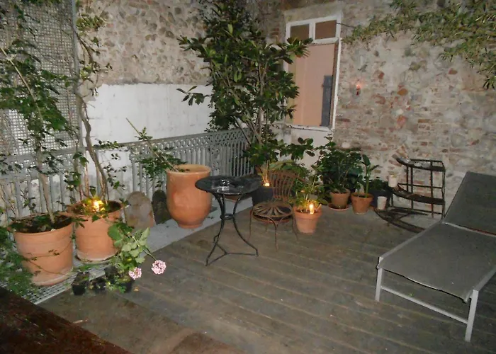 Le Crocodile Rouge Bed & Breakfast